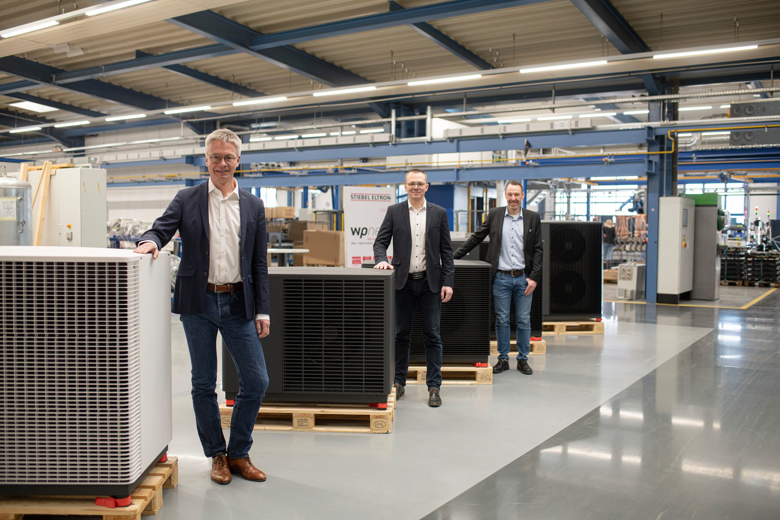 Wärmepumpen-Fertigung von Stiebel Eltron in Höxter (NRW) läuft an | „Willkommen in der Achterbahn“