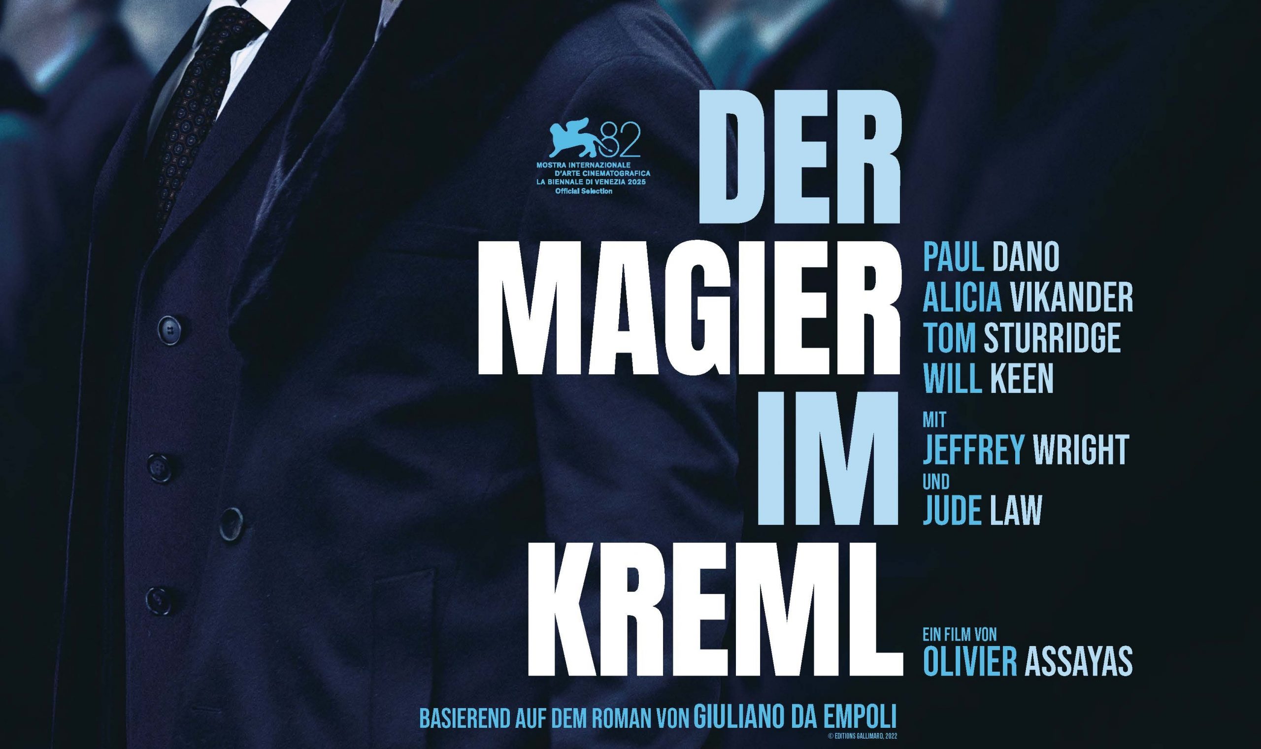 DER MAGIER IM KREML ab 9. April 2026 im Kino mit Paul Dano, Jude Law, Alicia Vikander u.v.a.